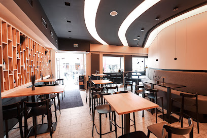 WEIN & CO Salzburg Platzl – Weinbar & Shop