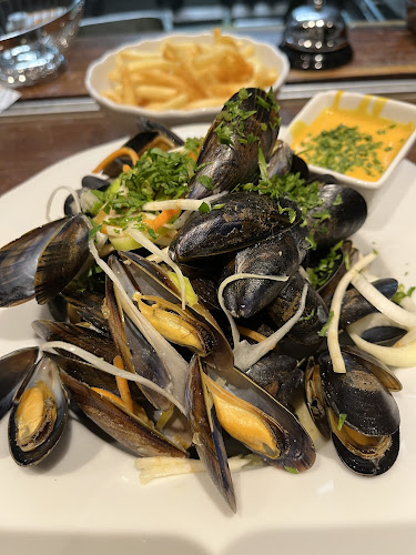 COCO Bistrot Cafe Bar a Vin - Linz