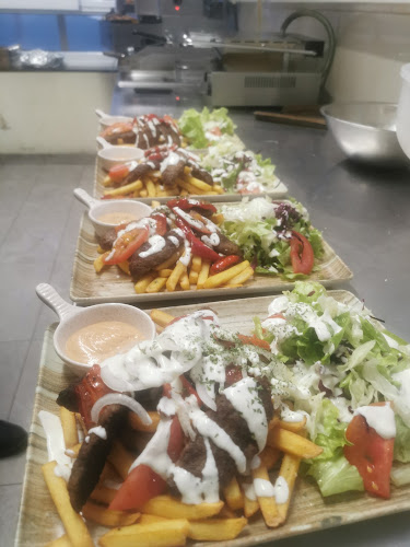 Opinii despre Tugi Imbiss în Bischofshofen - Gastronomie und Hotellerie