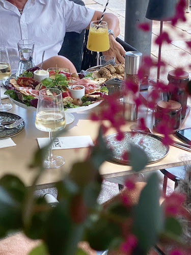 Comentarii opinii despre Kaffeebar Moser By Harald Soyer