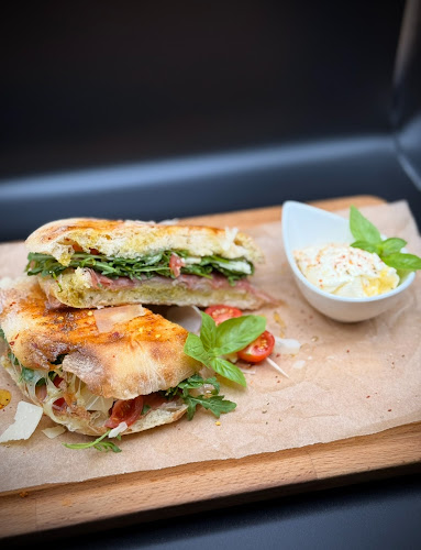 Comentarii opinii despre Aubar Garden