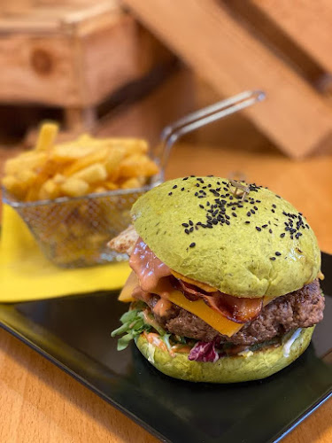 Opinii despre Gasthaus Rössle - Nenzing, Österreich în Nenzing - Gastronomie und Hotellerie