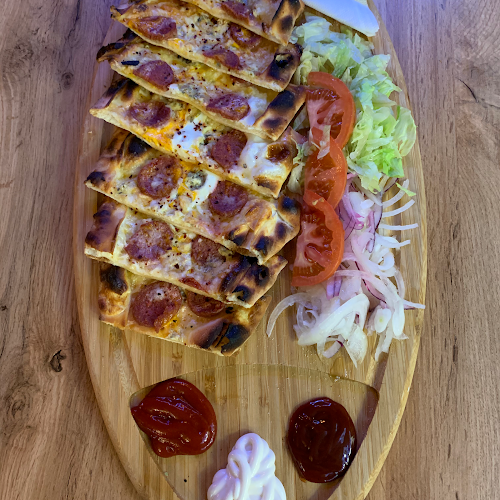 DELUXE-Kebab Pizza Burger - Wien