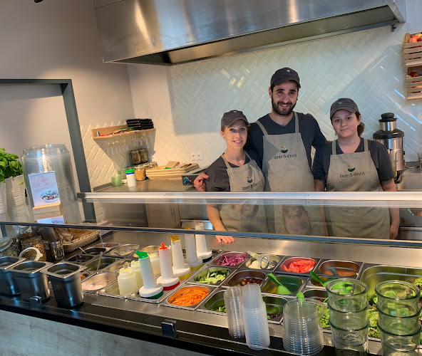 Opinii despre dean&david | Bowls, Salate, Curries & Snacks im Austria Campus Wien în Wien - Gastronomie und Hotellerie
