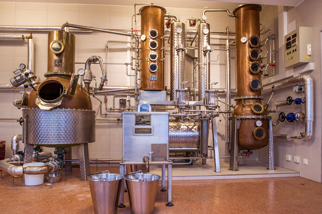 Die Wachauer Privatdestillerie Hellerschmid - Verkauf beim Steinertor - Gastronomie und Hotellerie