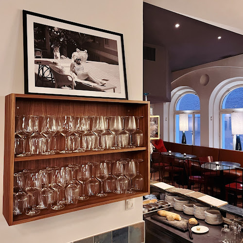 Comentarii opinii despre Superstanza