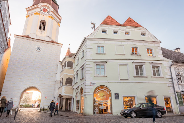 Opinii despre Die Wachauer Privatdestillerie Hellerschmid - Verkauf beim Steinertor în Krems an der Donau - Gastronomie und Hotellerie