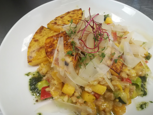 HOLZHAUS E1NS - Gastronomie und Hotellerie