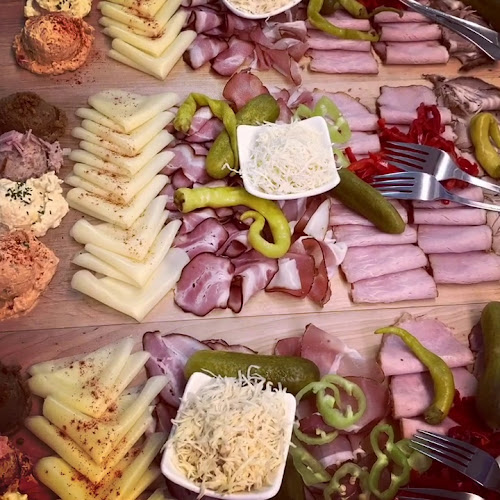 Opinii despre Birkenhof-Heuriger în Raabs an der Thaya - Gastronomie und Hotellerie