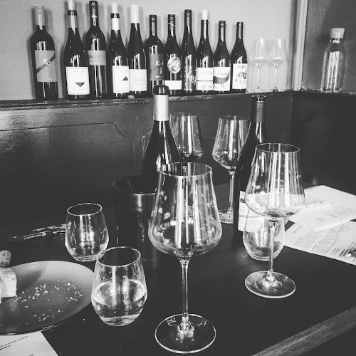 Flagship | Wine | Beer | Divebar