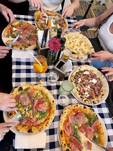 Opinii despre Pizza Preferita în Wien - Gastronomie und Hotellerie