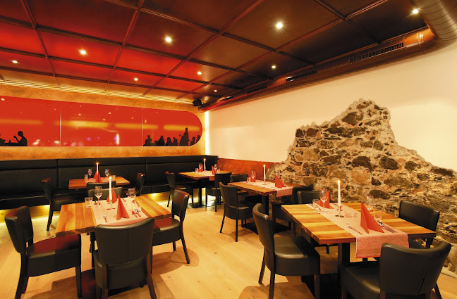 Hotel Kosis, Dorf-Platz 2, 6263 Fügen