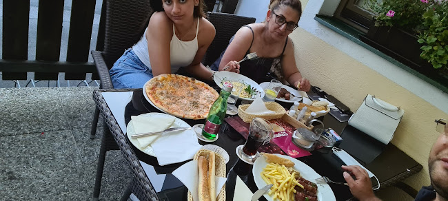 Casa Quattro Pizzeria - Gastronomie und Hotellerie