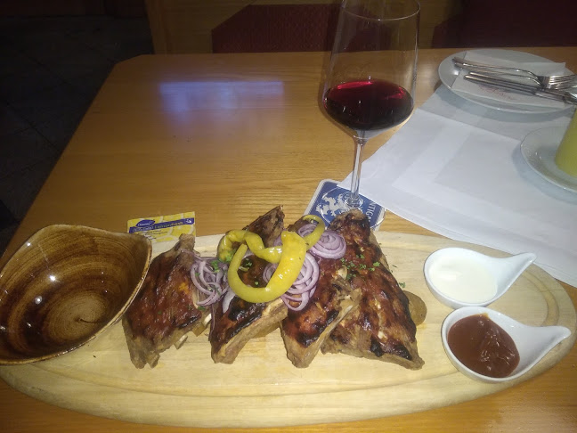 Opinii despre Restaurant @ Hotel Zum Dorfmeister Wirt în Weikersdorf am Steinfelde - Gastronomie und Hotellerie