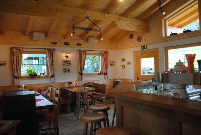 Opinii despre Dorfer Tyrolean Bar în Westendorf - Gastronomie und Hotellerie