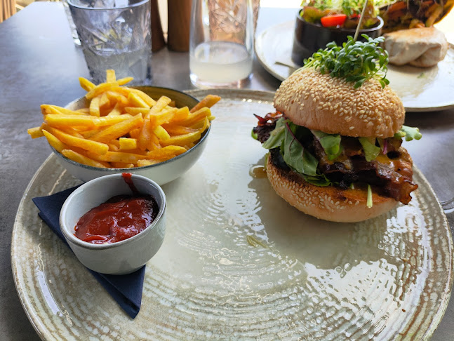zum „STERZ" Bauernladen/Lokal - Hartberg