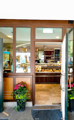 Kreuzer Martin OHG Bäckerei u Cafe