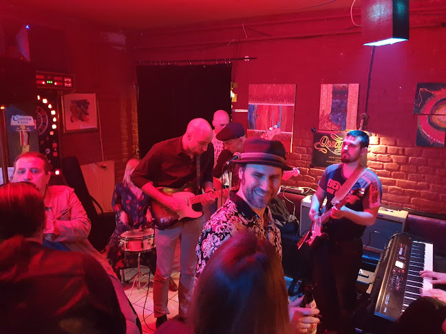 Comentarii opinii despre Club Cafe Quattro