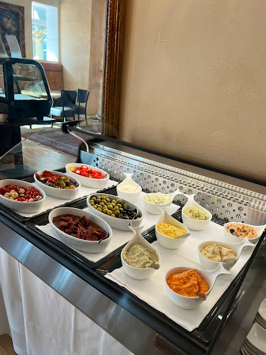 Opinii despre Carl's Bistro & Café în Baden - Gastronomie und Hotellerie