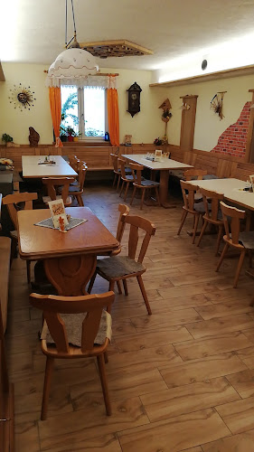 Opinii despre Mostheuriger Lehrbaumer în Traisen - Gastronomie und Hotellerie