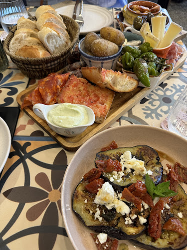 Tapas Atelier - Gastronomie und Hotellerie