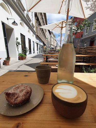 Opinii despre Meinklang Hofladen în Wien - Gastronomie und Hotellerie