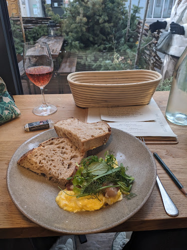 Opinii despre Meinklang Hofladen în Wien - Gastronomie und Hotellerie