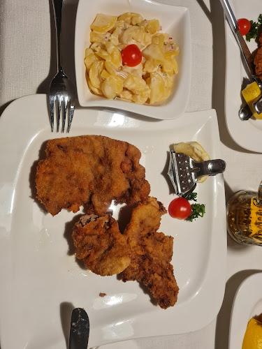 Opinii despre Tirolerstuben în Aderklaa - Gastronomie und Hotellerie