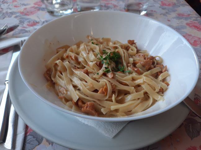 Trattoria Castel Nuovo - Gastronomie und Hotellerie