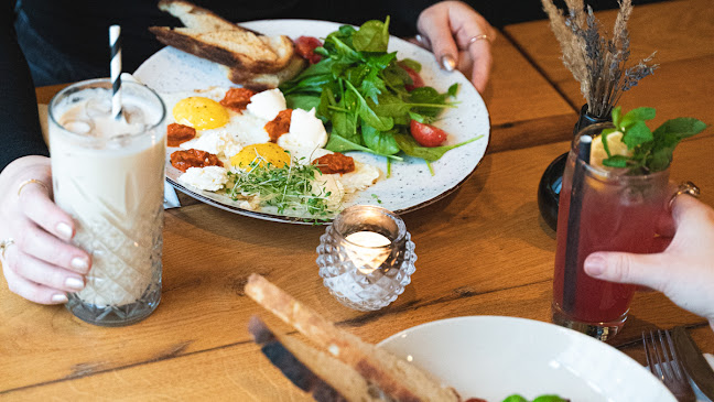 Café Zehnsiebzig - Wien