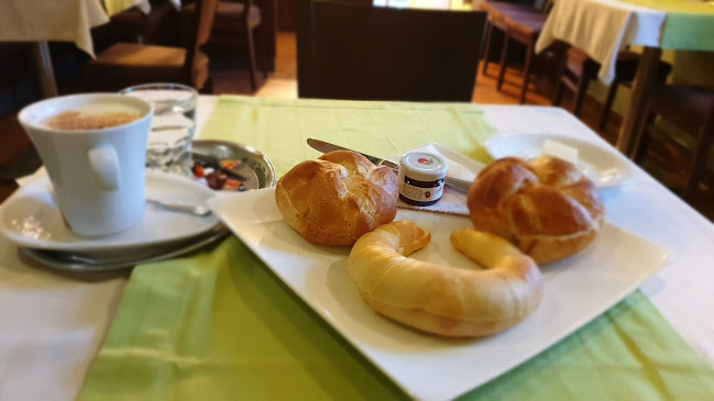 Opinii despre Elixhausener Landbäckerei GmbH Bäckerei & Café în Salzburg - Gastronomie und Hotellerie