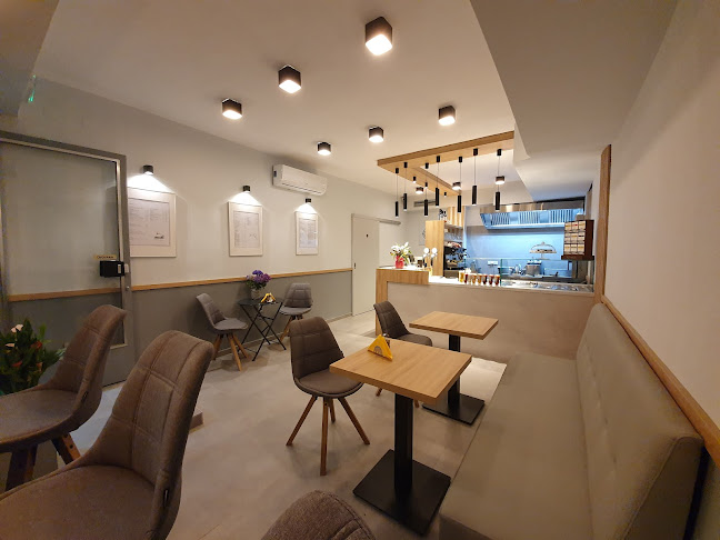 Comentarii opinii despre Moment Cafe and Restaurant