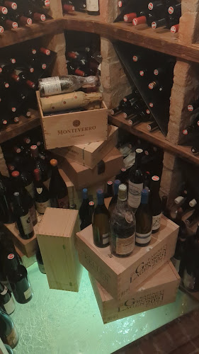 Opinii despre Kraftwerk restaurant & winebar în Zell am See - Gastronomie und Hotellerie