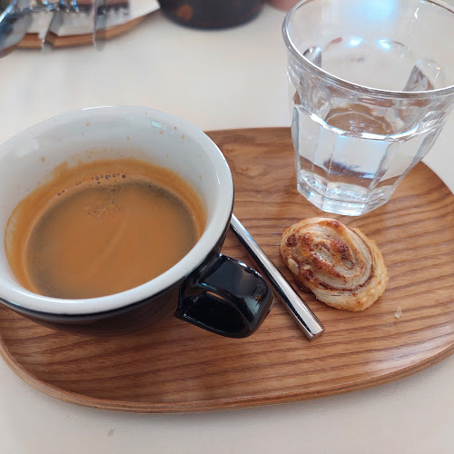 Mille Fleurs Café & More - Gastronomie und Hotellerie