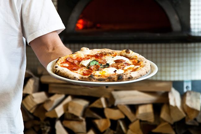 Opinii despre Pizzeria RIVA Billroth în Wien - Gastronomie und Hotellerie