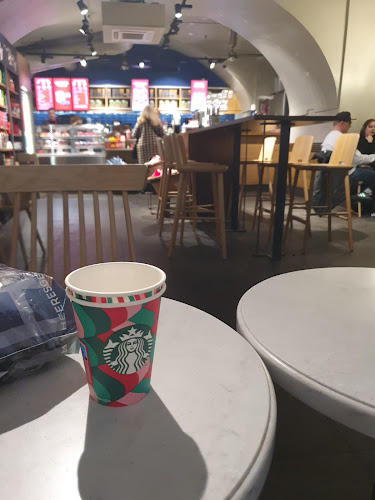 Opinii despre Starbucks în Wien - Gastronomie und Hotellerie