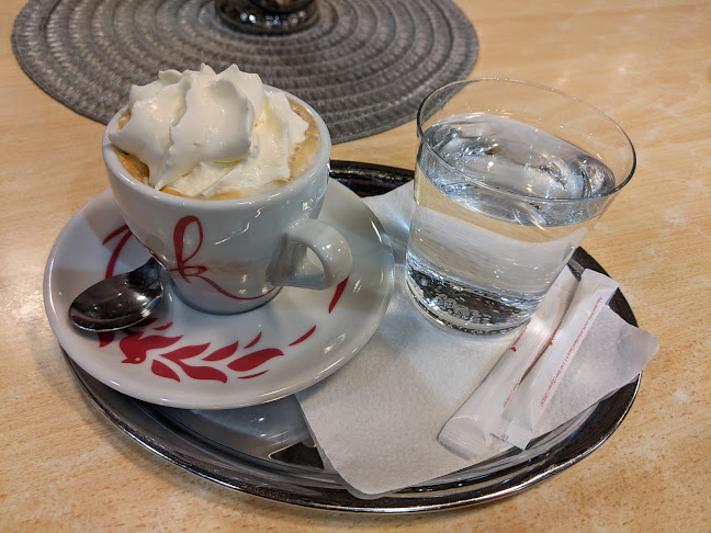 Opinii despre Cafe Bäckerei Hink im Nadlinger în St. Pölten - Gastronomie und Hotellerie