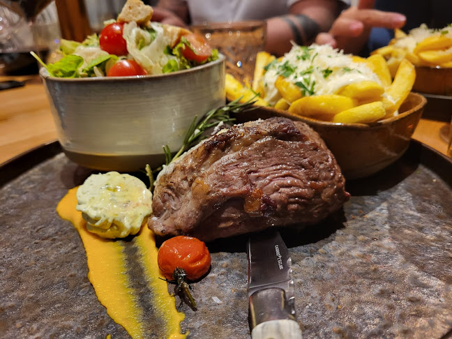 Calouba - Gastronomie und Hotellerie