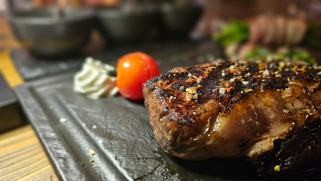 Asado's Steakhouse, Bar & Lounge - Gastronomie und Hotellerie
