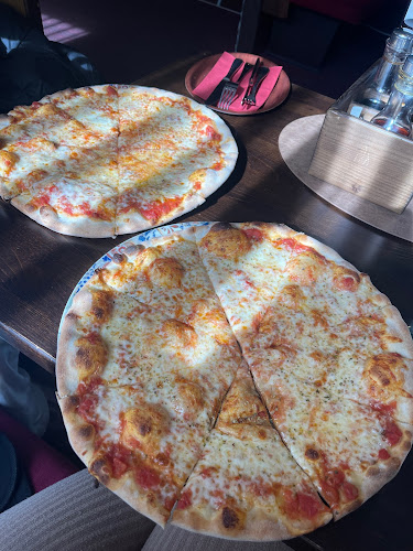 Comentarii opinii despre Papa Roy Pizzeria Restaurant Café