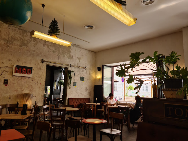 WIRR Bar & Restaurant - Gastronomie und Hotellerie