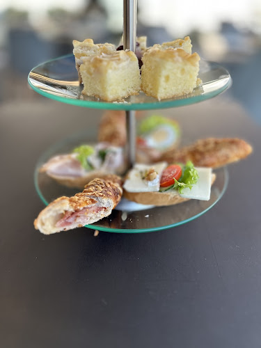 PHÖNIX CAFETERIA - Gastronomie und Hotellerie