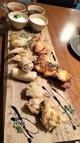 Som Kitchen Eatery - Twin Towers