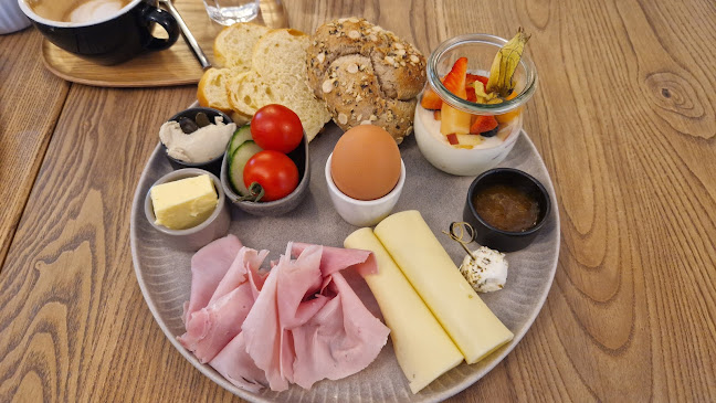 Opinii despre Mille Fleurs Café & More în Aspang Markt - Gastronomie und Hotellerie