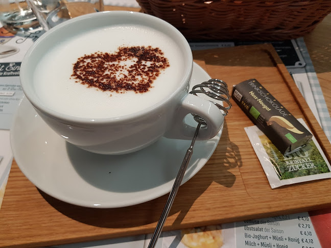 Opinii despre Café Eis-Greissler în Parndorf - Gastronomie und Hotellerie