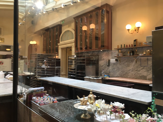 Café Demel - Gastronomie und Hotellerie