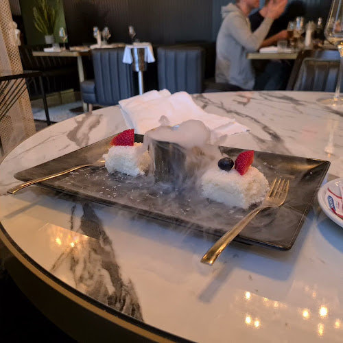 Opinii despre Uno-Due-Tre în Wien - Gastronomie und Hotellerie