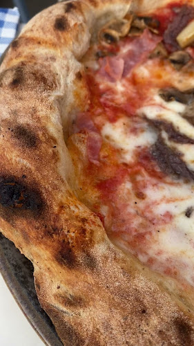 Opinii despre Pizzeria A CASA în Innsbruck - Gastronomie und Hotellerie