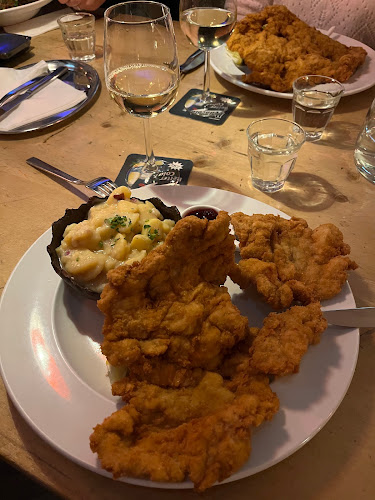 Opinii despre Zum Roten Bären în Wien - Gastronomie und Hotellerie