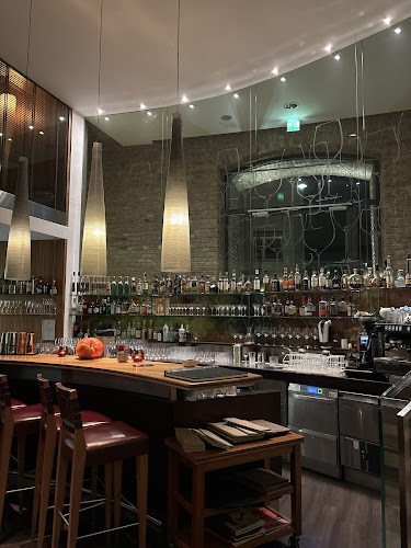 Weinarchiv im Palais Coburg - Gastronomie und Hotellerie